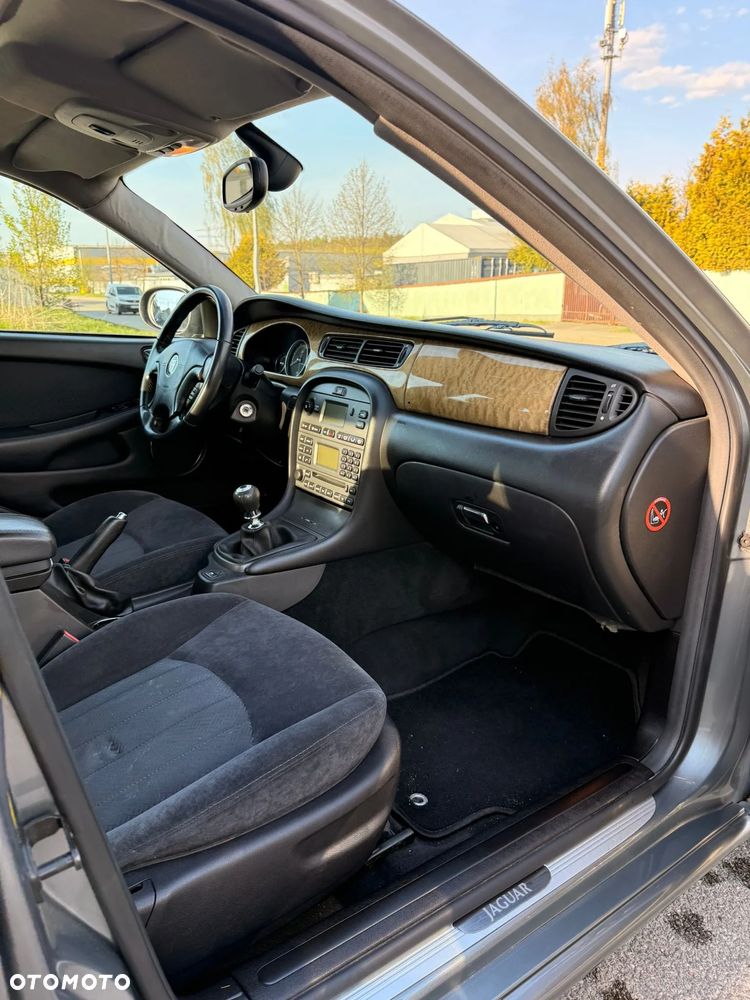Jaguar X-Type 2.0 D Executive - 12