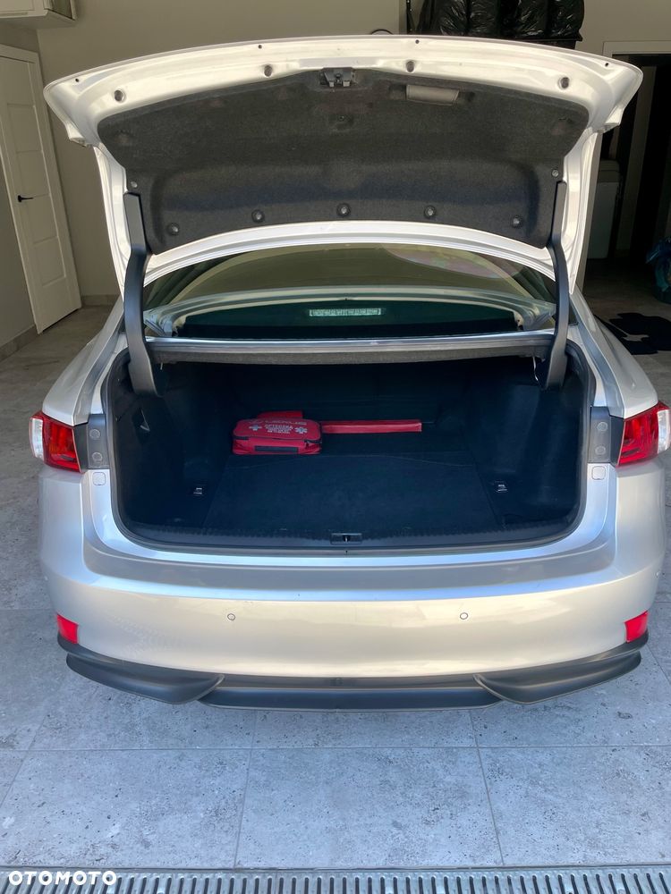 Lexus IS 300h Elegance - 5