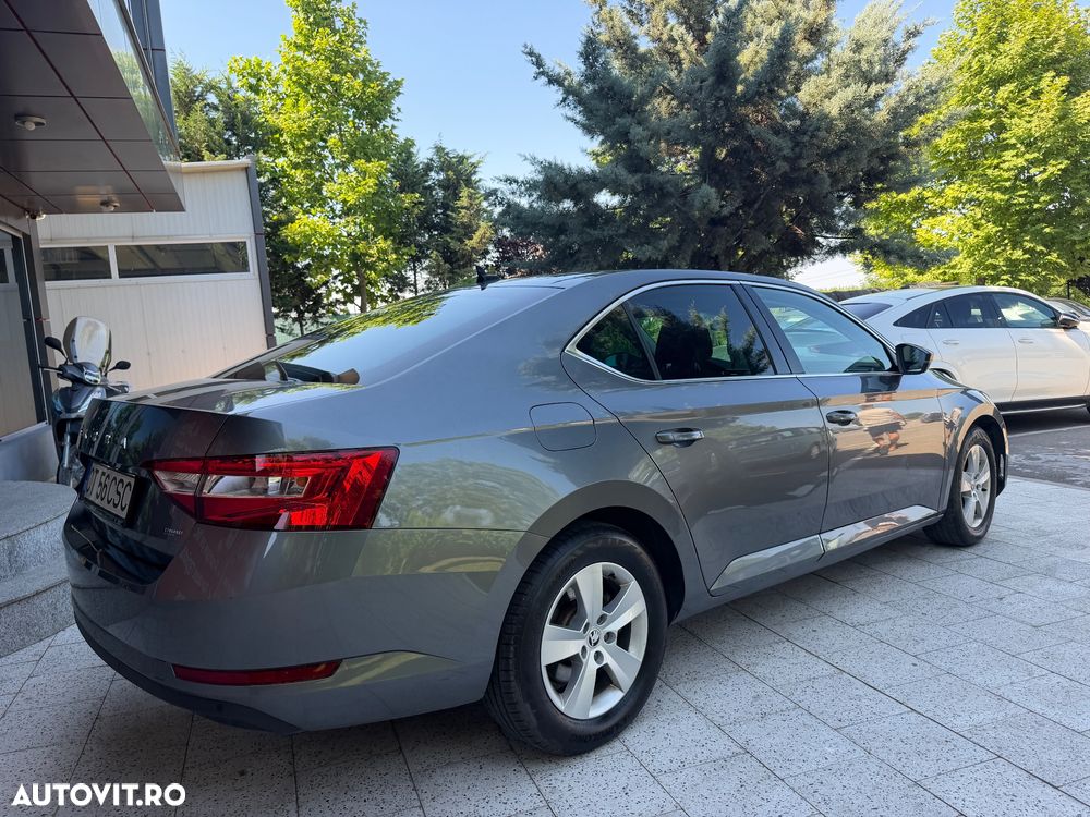Skoda Superb 2.0 TDI DSG Ambition - 18