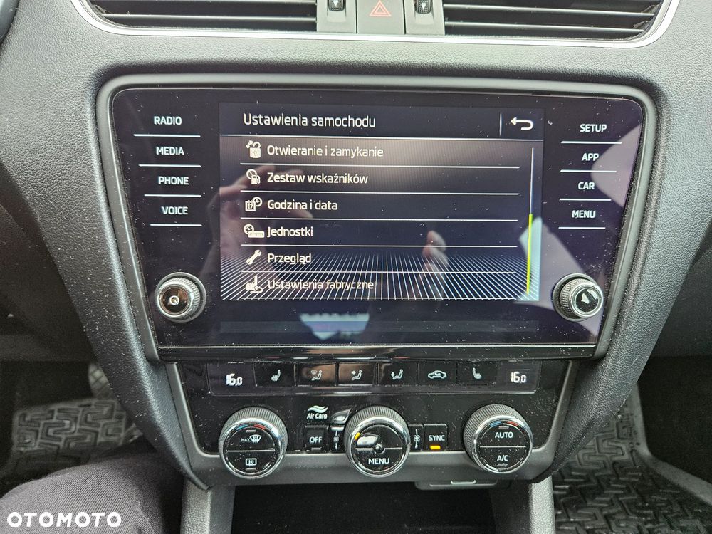 Skoda Octavia 1.5 TSI ACT Style DSG - 6