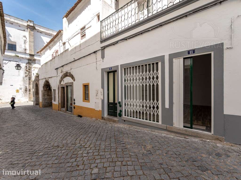 Loja | Espaço Comercial | Rua central do Centro Histórico | Évora - Grande imagem: 2/11