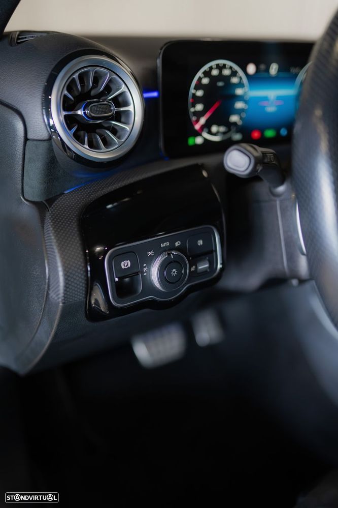Mercedes-Benz A 250 e 8G-DCT AMG Line - 21
