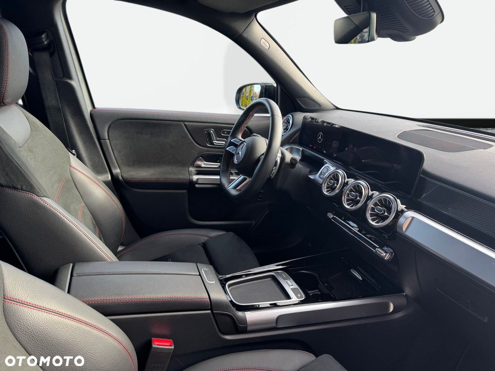 Mercedes-Benz GLB - 15