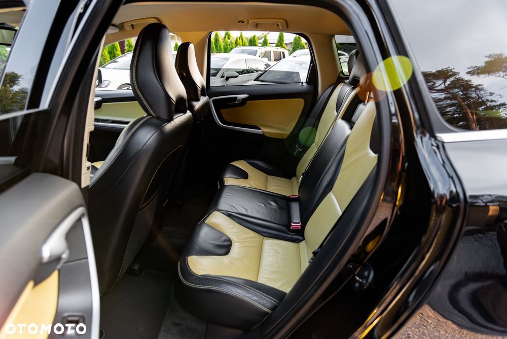 Volvo XC 60 D5 AWD - 21