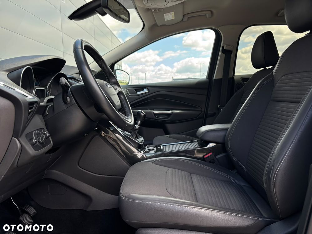 Ford Kuga 2.0 TDCi AWD Titanium - 35