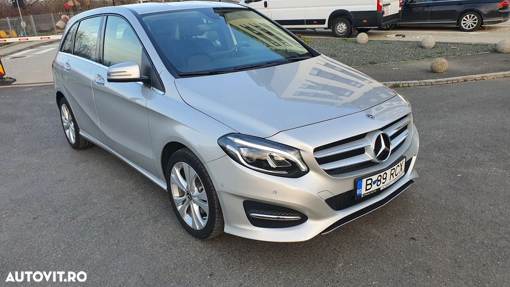 Mercedes-Benz B - 12