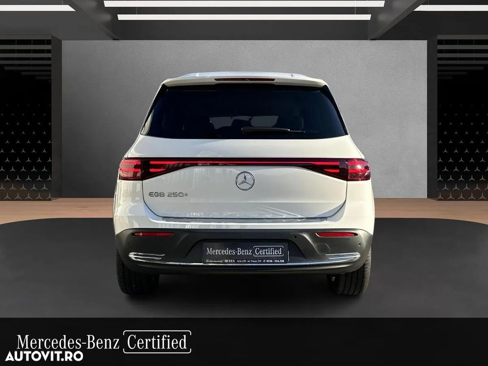 Mercedes-Benz EQB 250+ - 17
