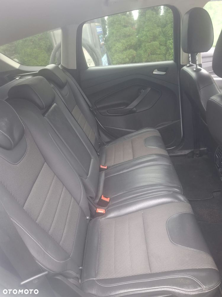 Ford Kuga 2.0 TDCi 2x4 Titanium - 12