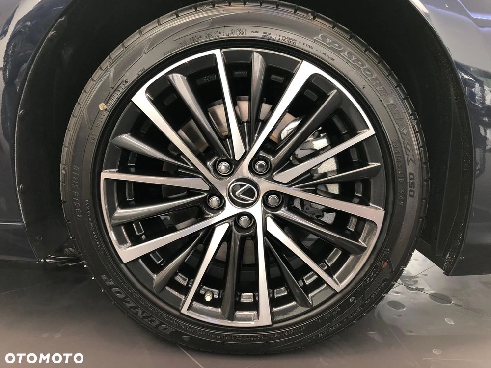 Lexus ES 300h Business Edition - 18