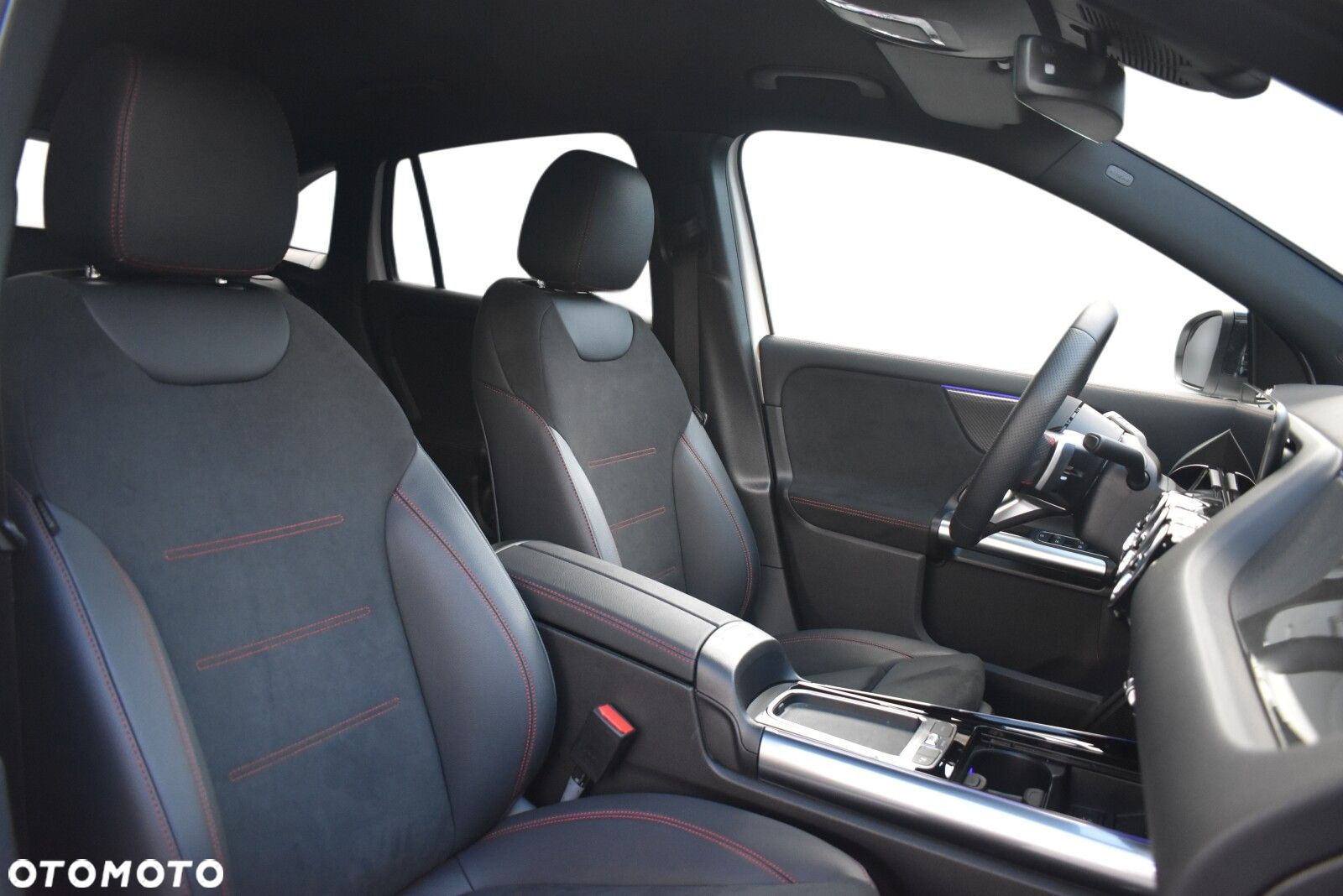 Mercedes-Benz GLA - 8