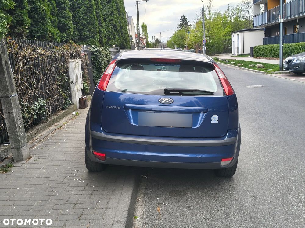 Ford Focus 1.6 Ambiente - 2