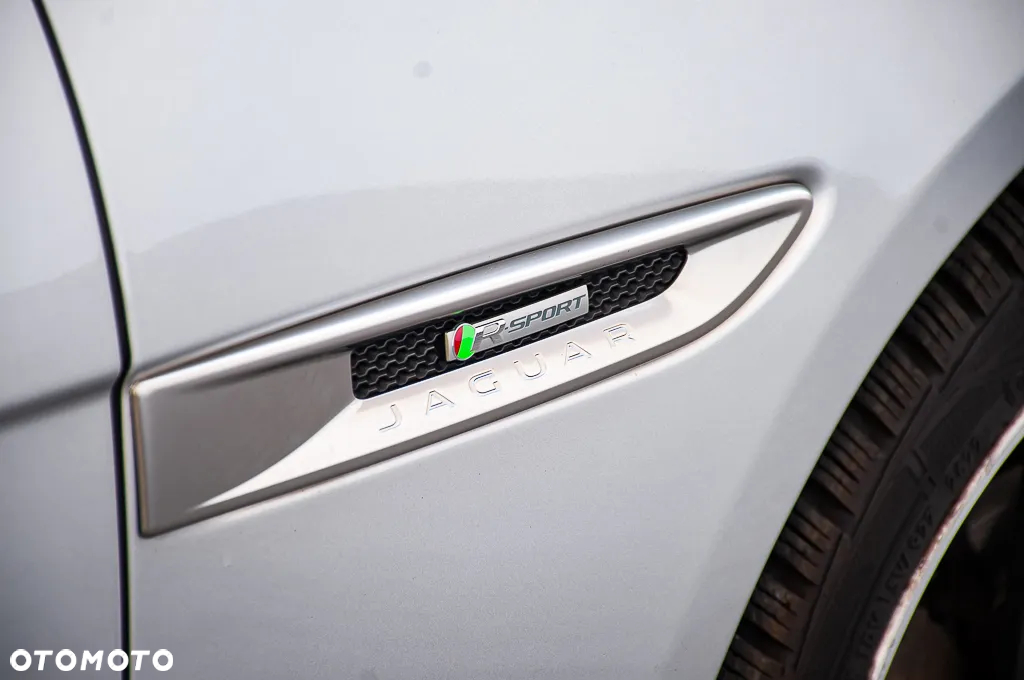 Jaguar XF 2.0 T R-Sport - 39