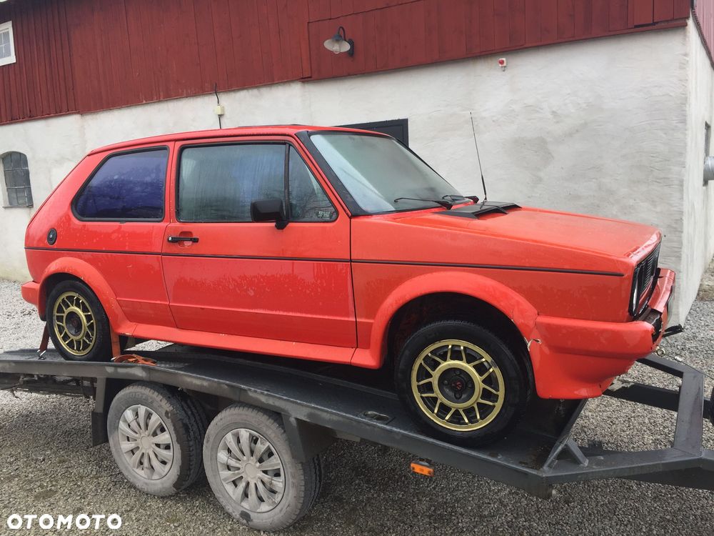 Volkswagen Golf - 1
