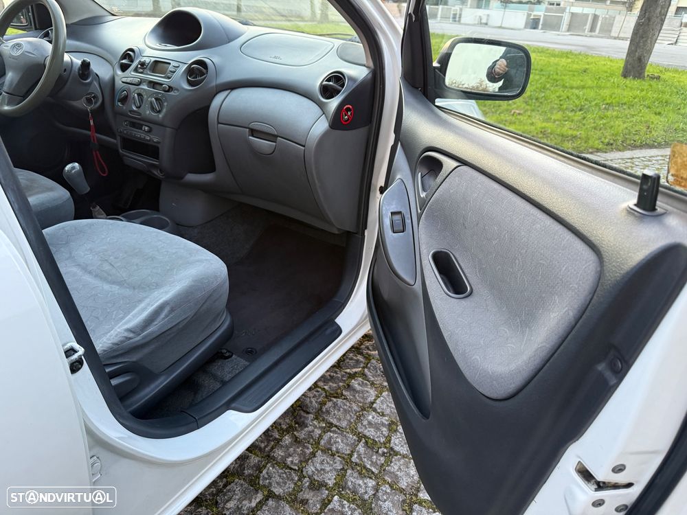 Toyota Yaris 1.0 Luna TA - 13