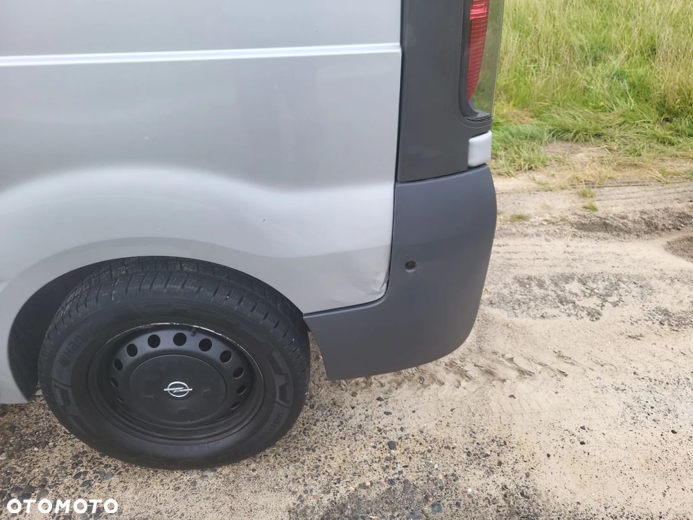 Opel Vivaro 2.5 CDTI L2H1 - 21