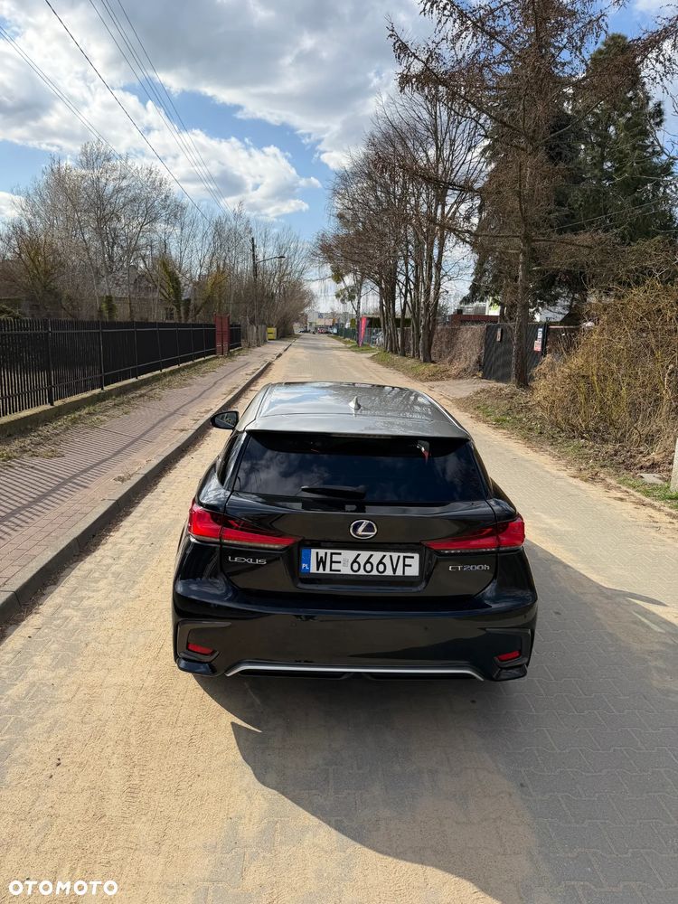 Lexus CT 200h Business Edition - 8