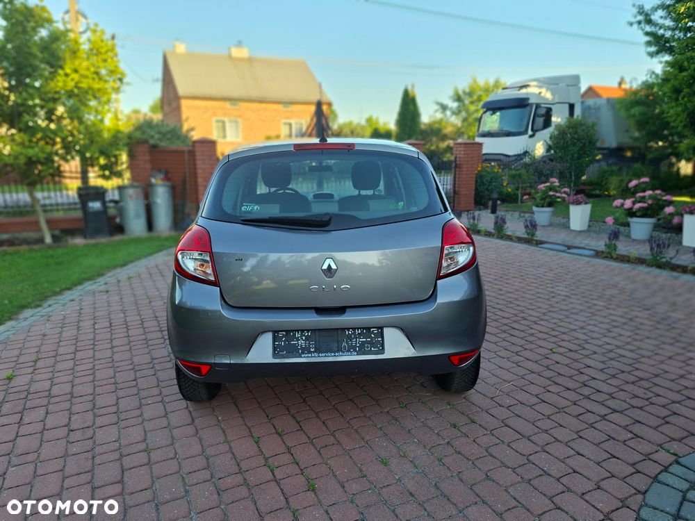 Renault Clio 1.2 16V Dynamique - 9