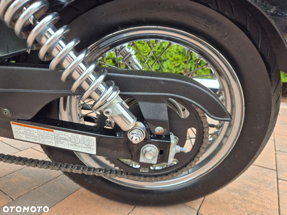 Suzuki Intruder - 16