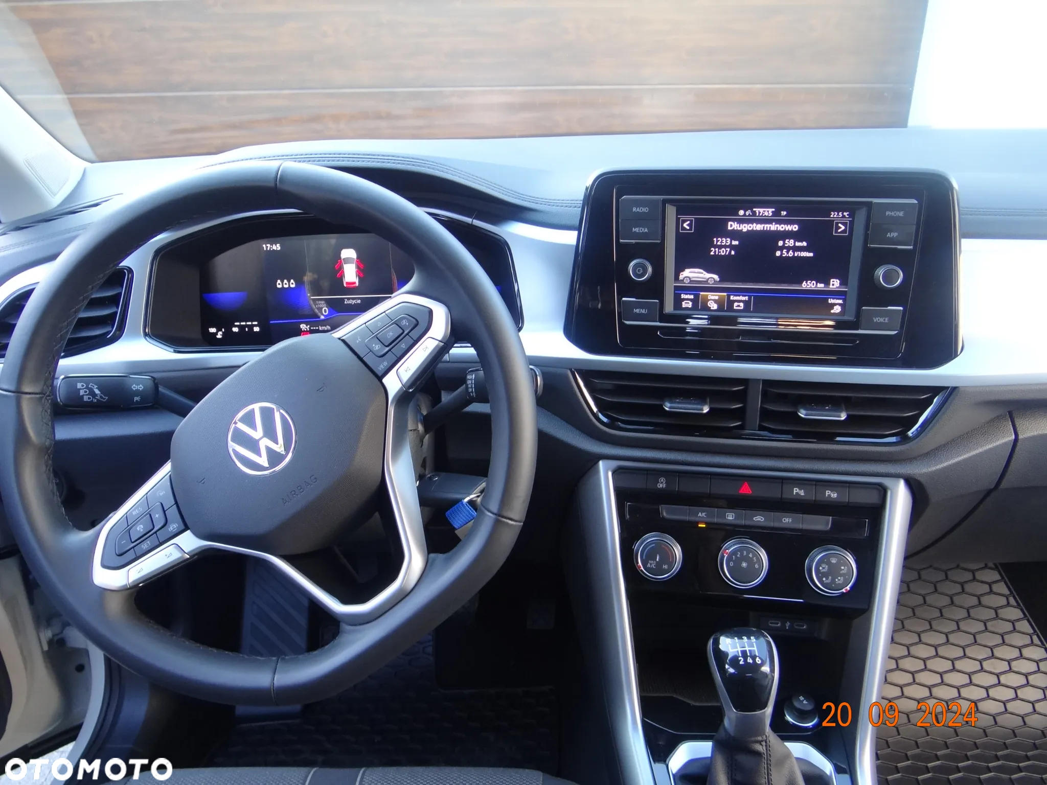 Volkswagen T-Roc 1.5 TSI Life - 12
