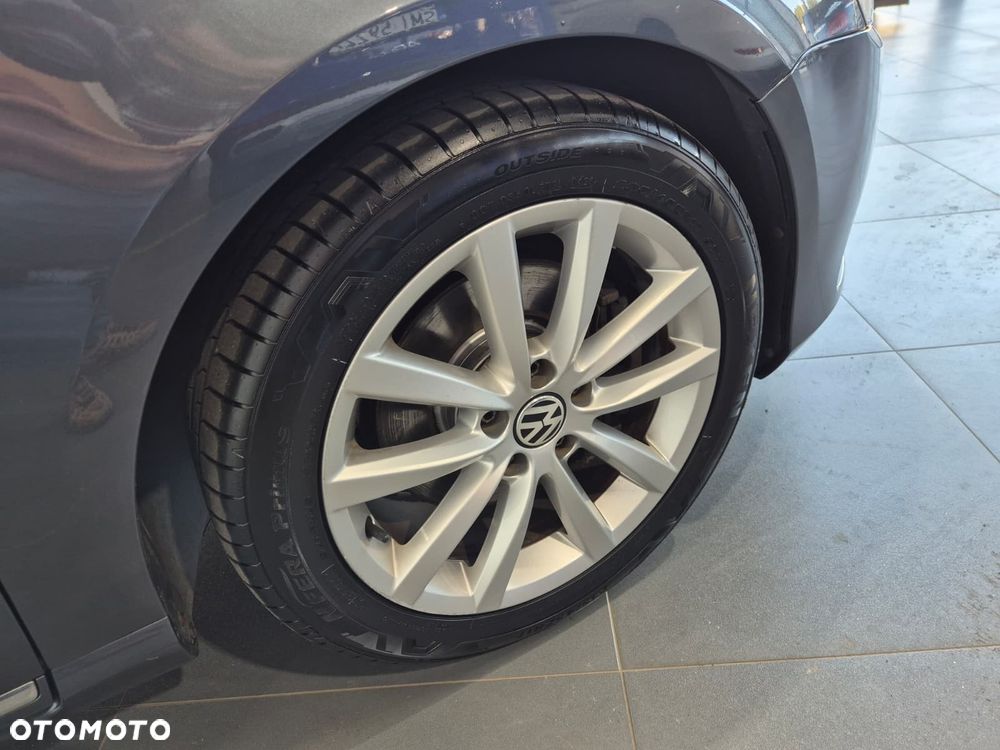 Volkswagen Passat 2.0 TDI BlueMotion Technology Highline - 14