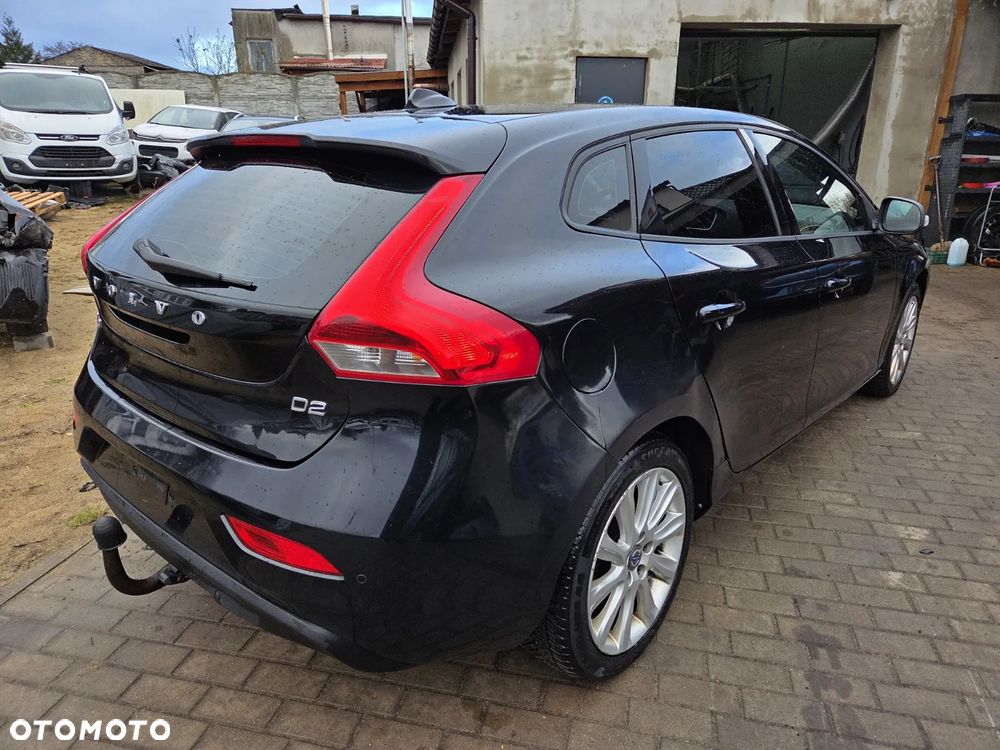 Volvo V40 D2 - 32