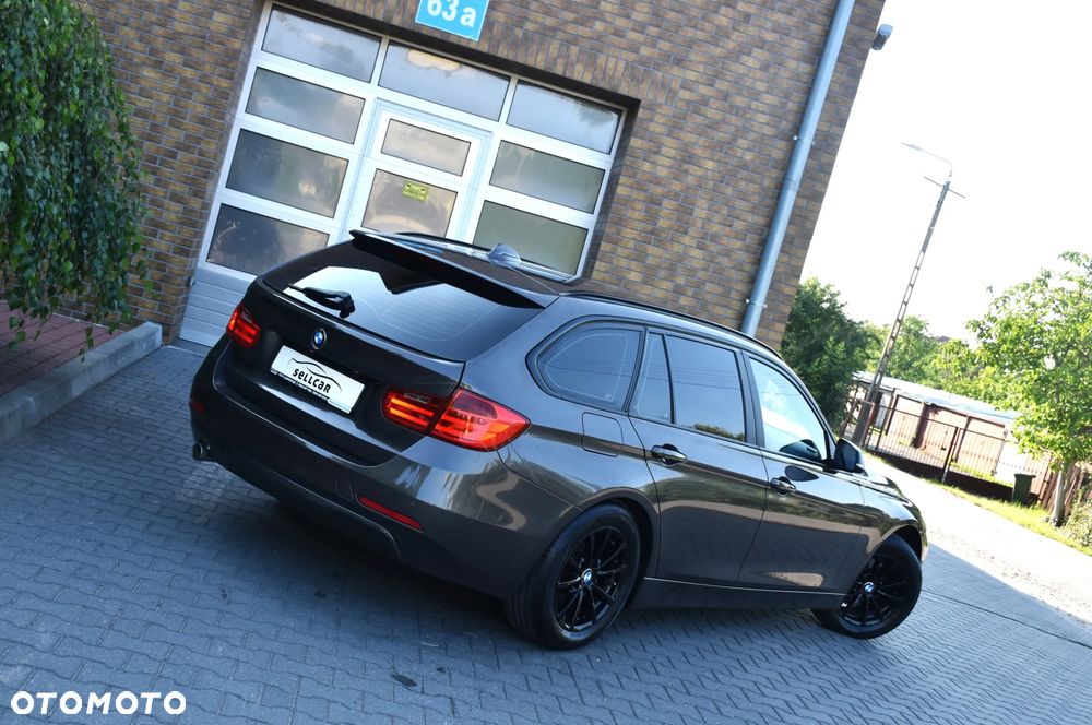 BMW Seria 3 ver-318d-luxury-line - 5