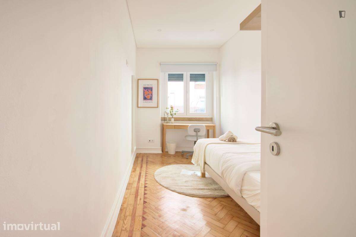 Quarto - localizado em Anjos Lisbon - Grande imagem: 3/52