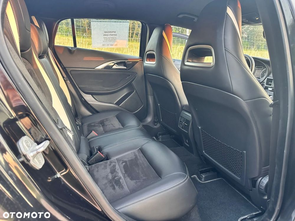 Infiniti Q30 1.6t Business 7DCT - 11
