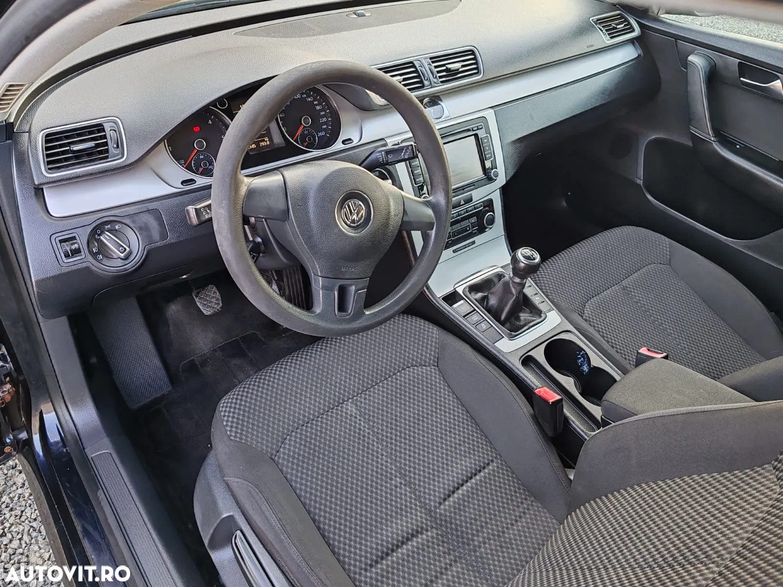 Volkswagen Passat - 12