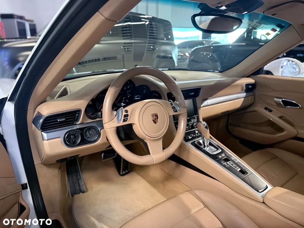 Porsche 911 Carrera PDK - 10
