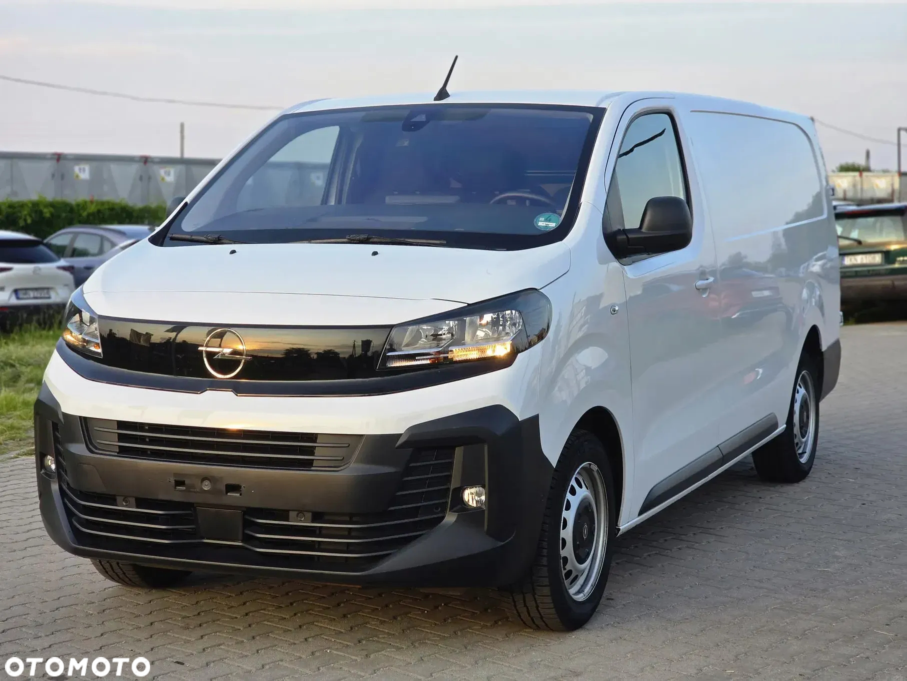Opel Vivaro Kasten - 7
