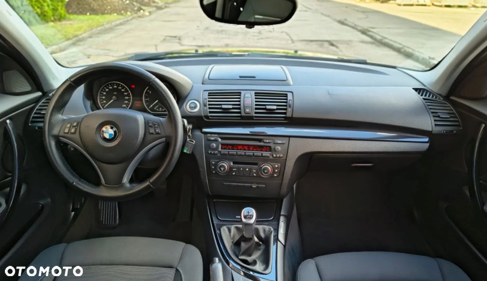 BMW Seria 1 116i - 8