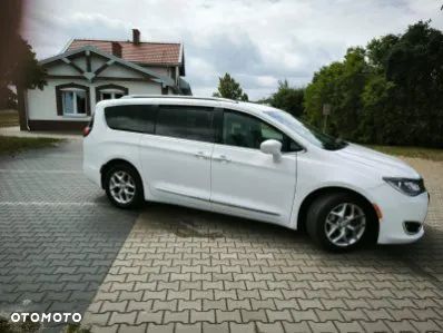 Chrysler Pacifica - 18
