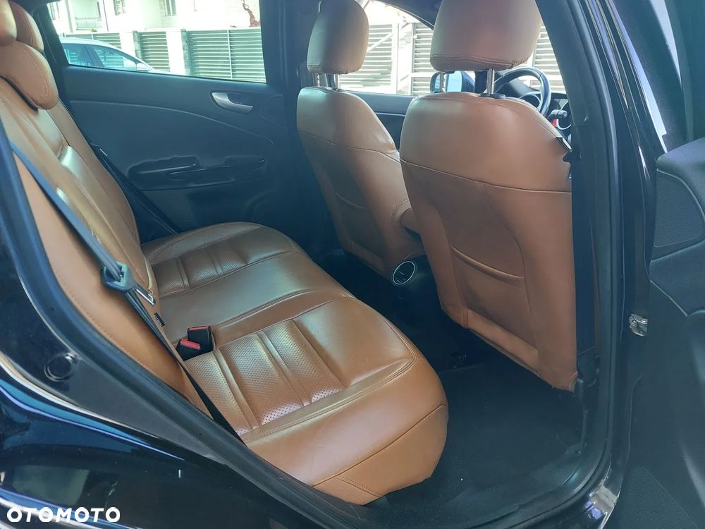 Alfa Romeo Giulietta 2.0 JTDM Distinctive - 11