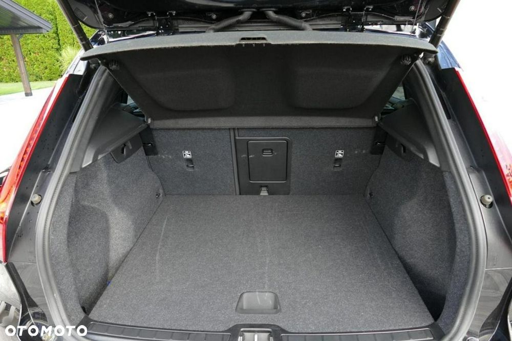 Volvo XC 40 B5 B AWD Inscription - 33