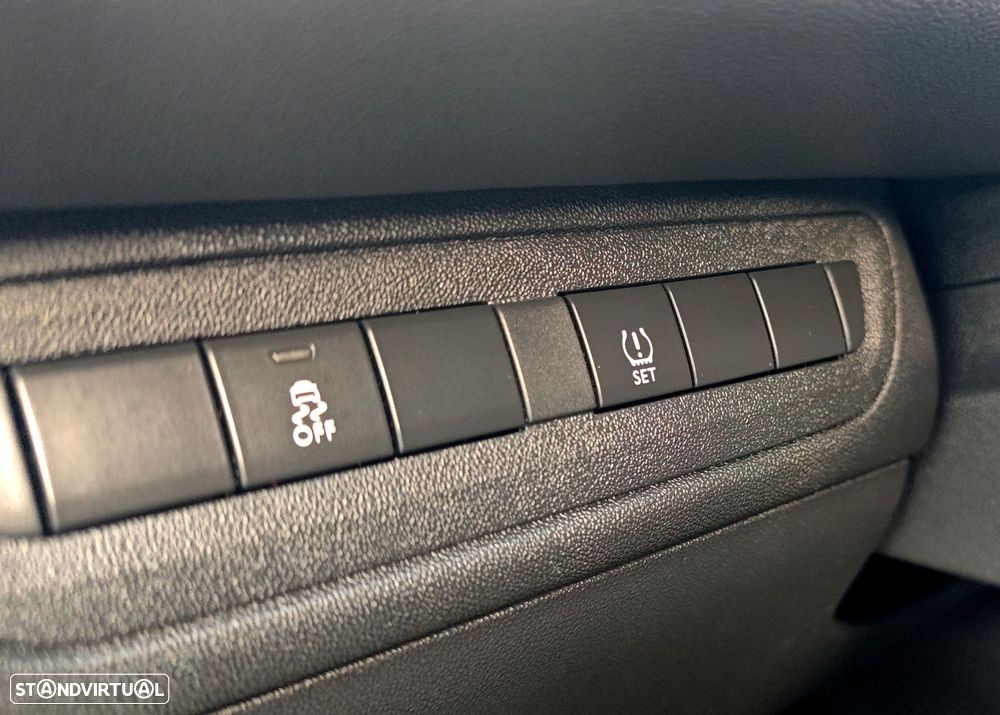 Peugeot 208 1.4 HDi SE Style - 23