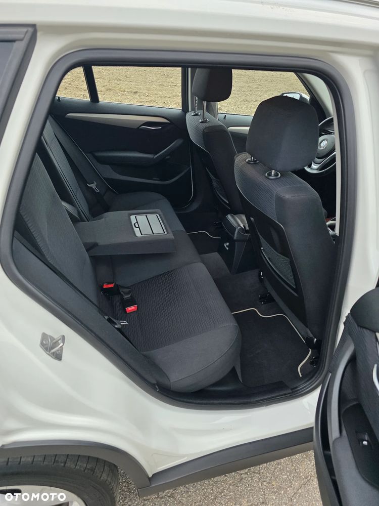 BMW X1 sDrive18d xLine - 16