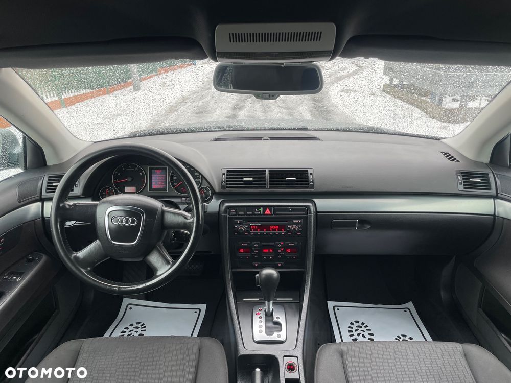 Audi A4 Limousine - 12