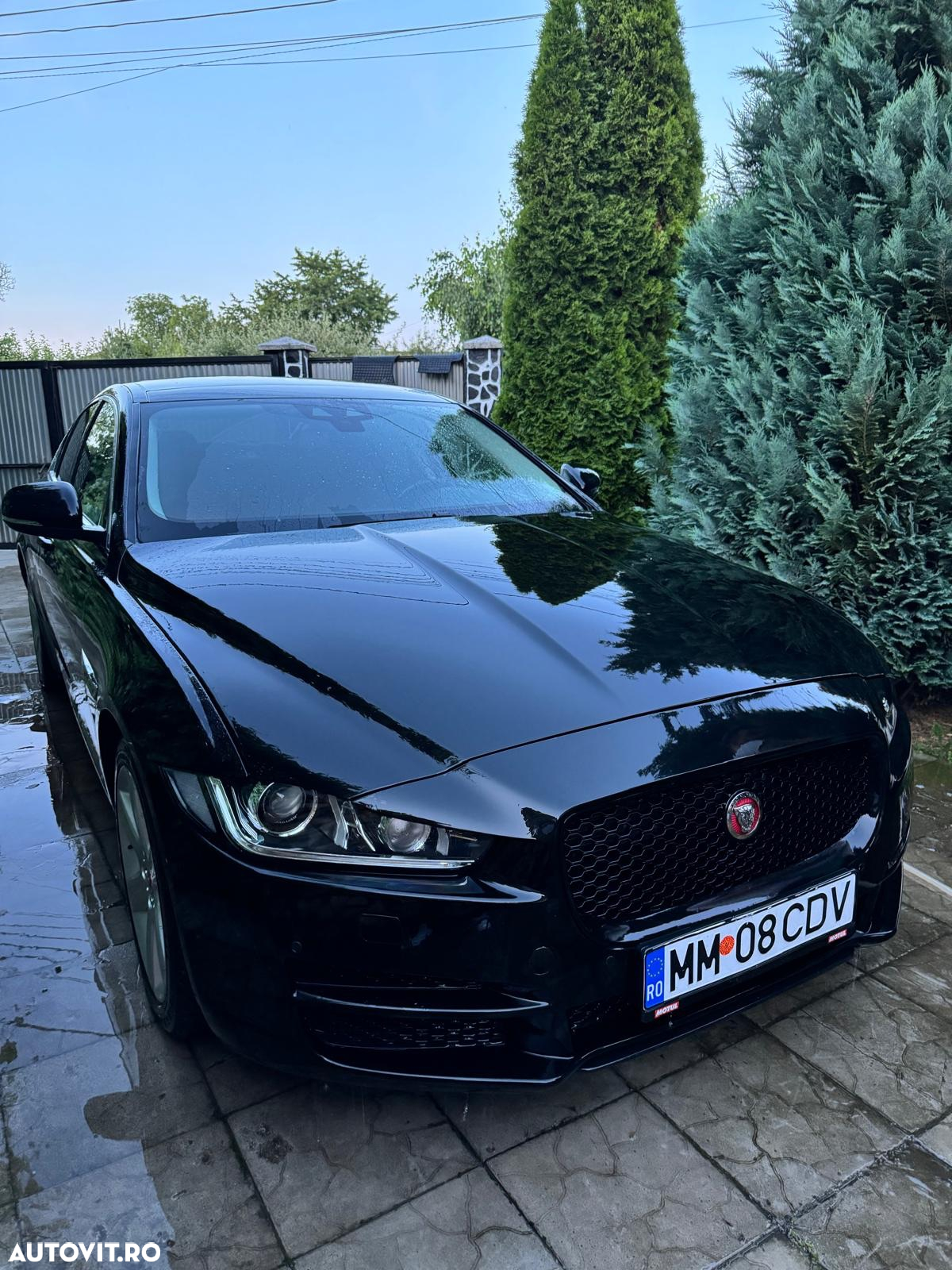 Jaguar XE 2.0 AWD Prestige - 5