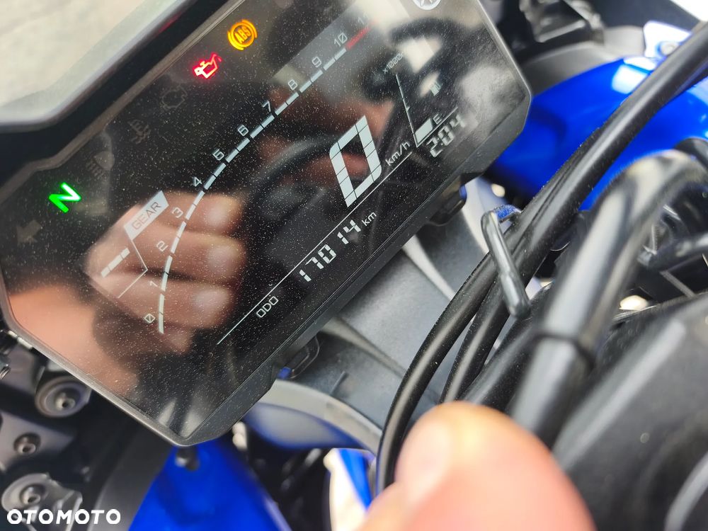 Yamaha R7 - 35