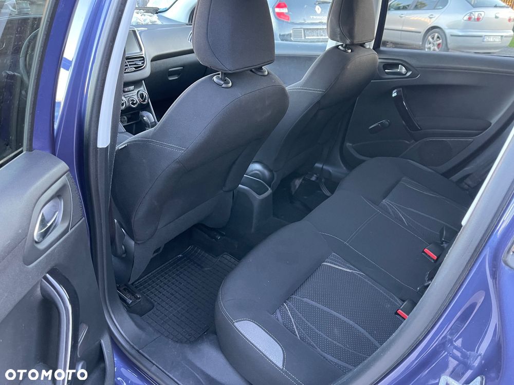 Peugeot 208 82 PureTech Style - 8