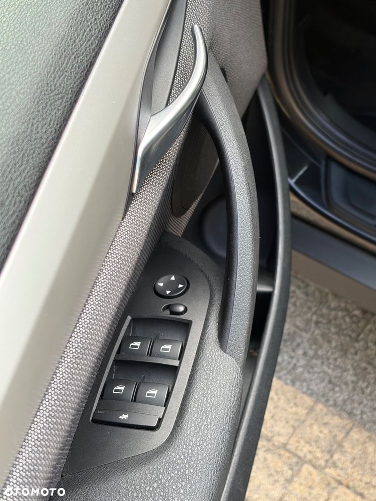 BMW X1 xDrive18d - 17