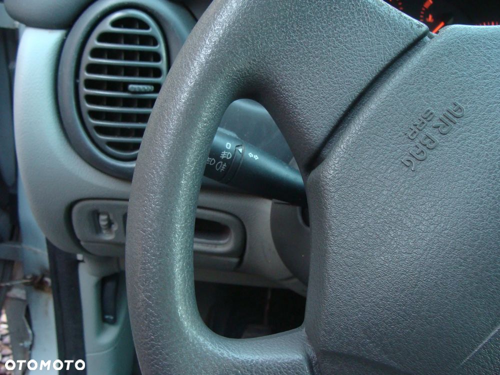 Renault Scenic 1.6 16V Privilege - 6