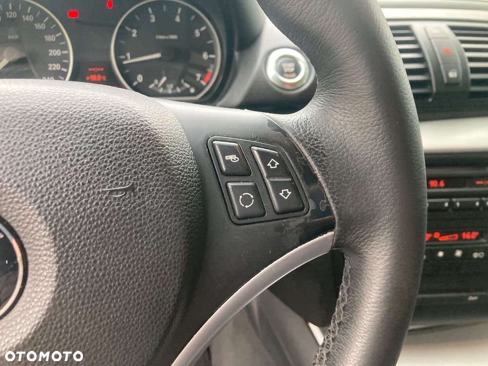 BMW Seria 1 118i - 17