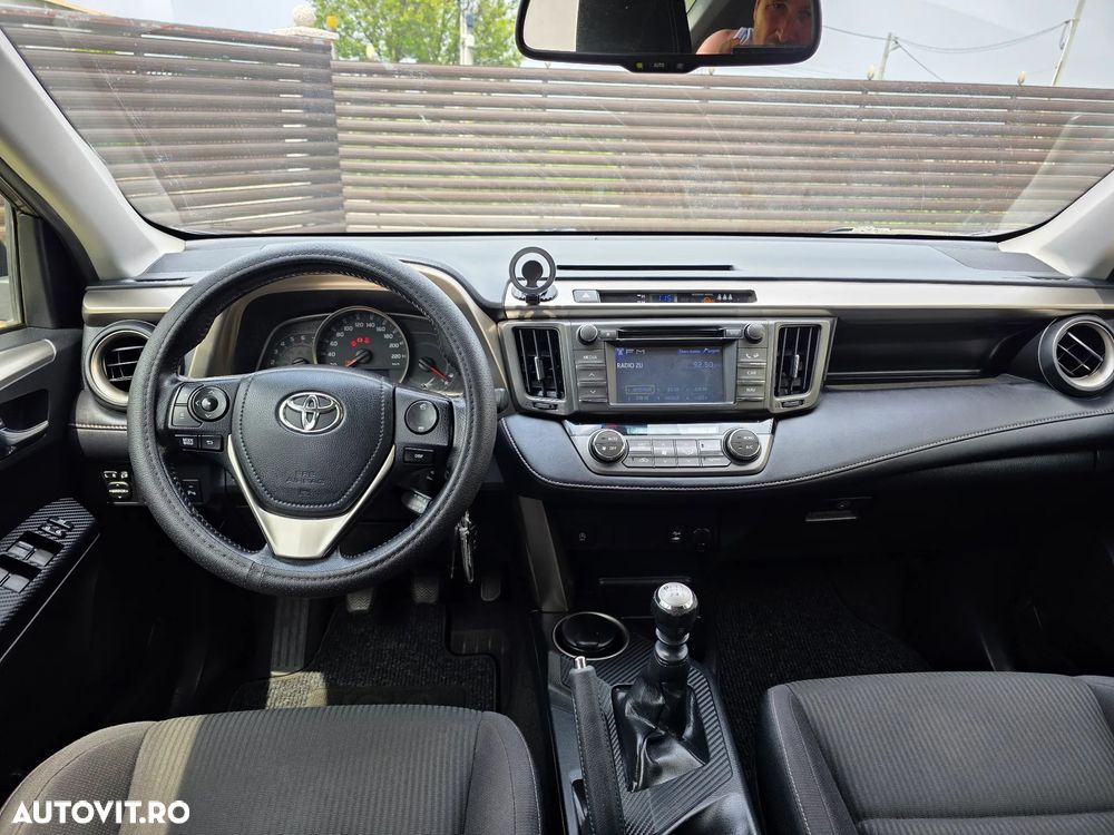 Toyota RAV4 2.0 D-4D 2WD Executive - 7