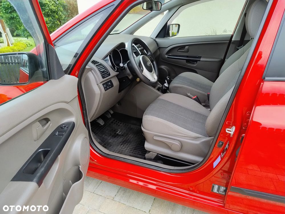 Kia Venga - 7