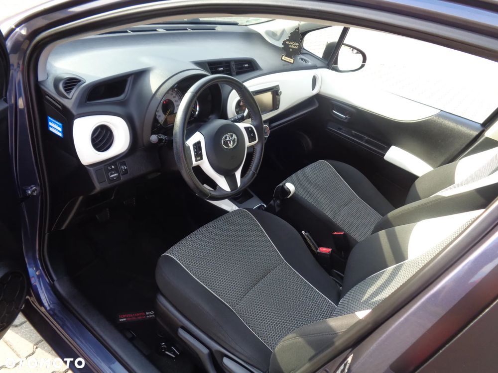 Toyota Yaris 1.0 Premium - 15