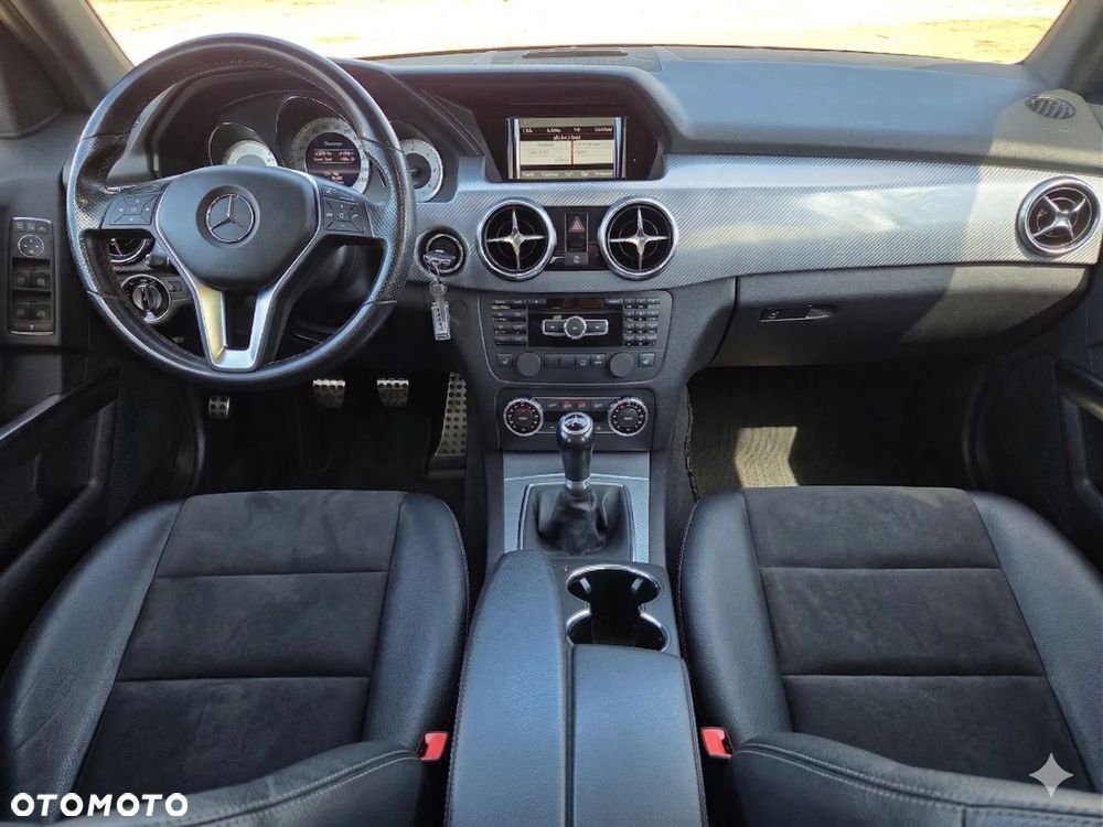 Mercedes-Benz GLK - 12