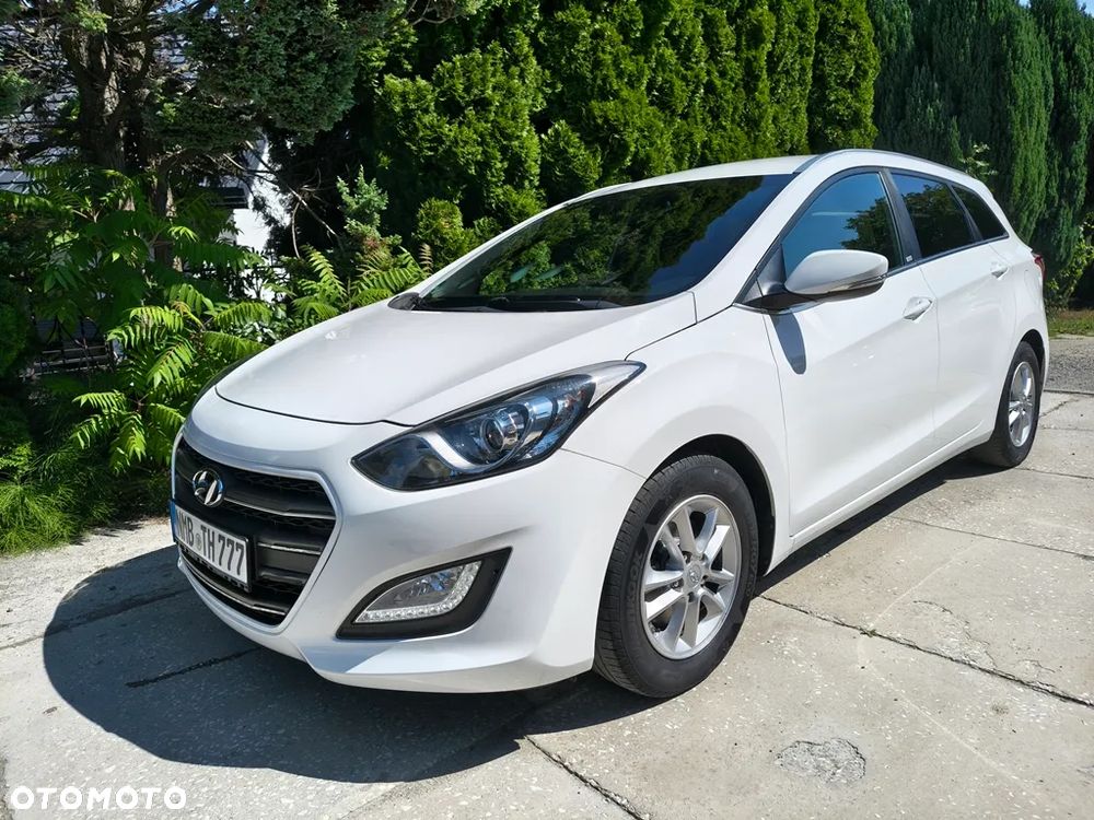 Hyundai i30 blue Kombi 1.4 Passion - 1