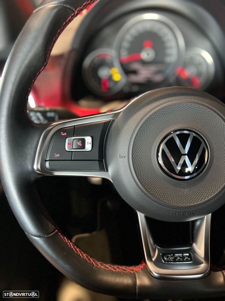 VW Up! - 22